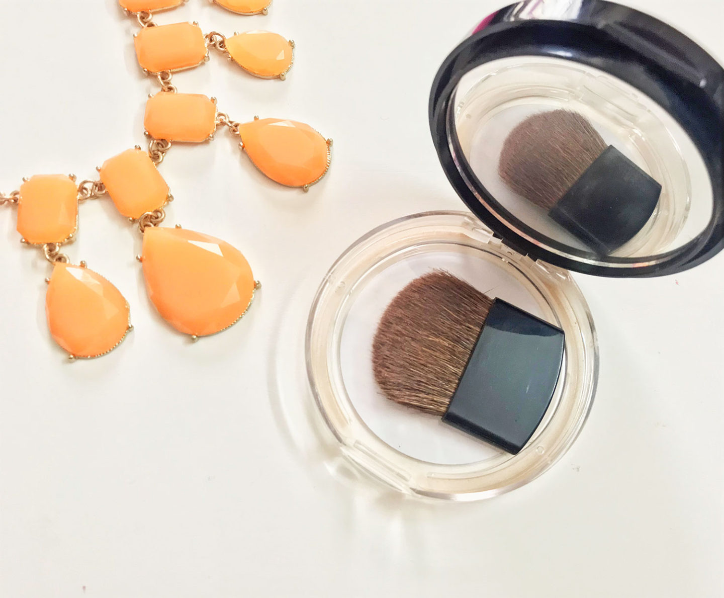 Maybelline-V-Face-Duo-Powder-Review-