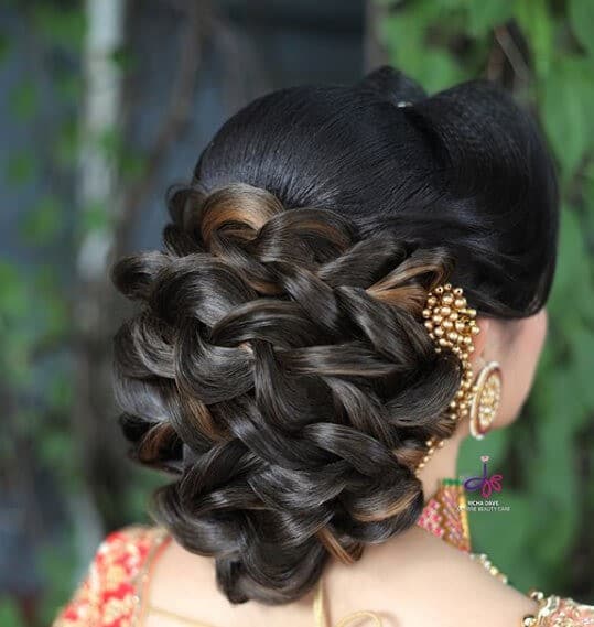 9 Reception Hairstyles for Indian Brides - Candy Crow