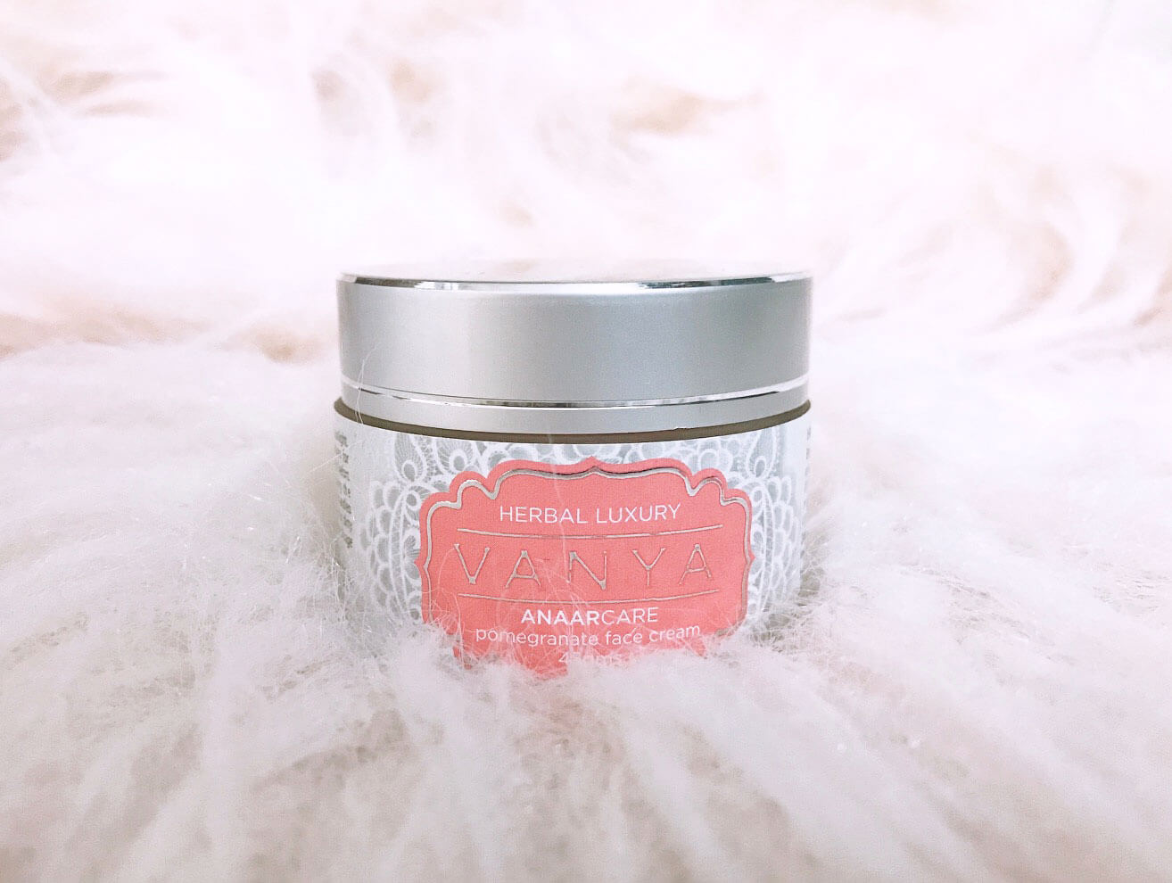 Pomegranate face cream- Buy best face cream moisturizer for Dry skin