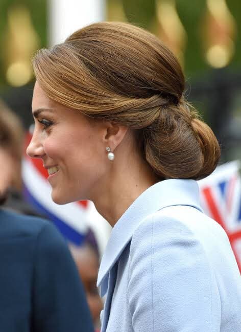  Kate Middleton  hair do 