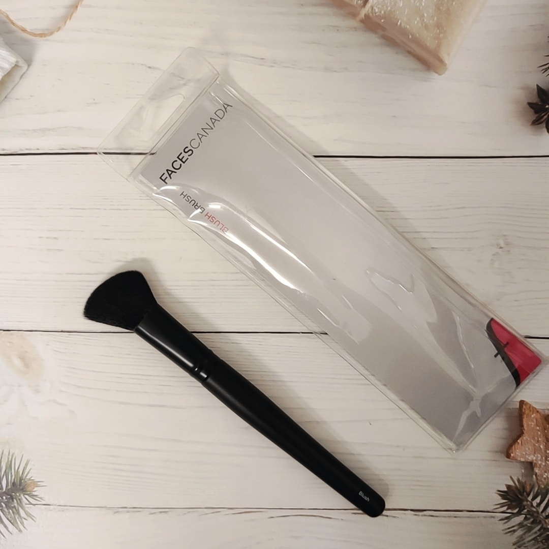 Faces Canada Blush Brush Review - Candy Crow